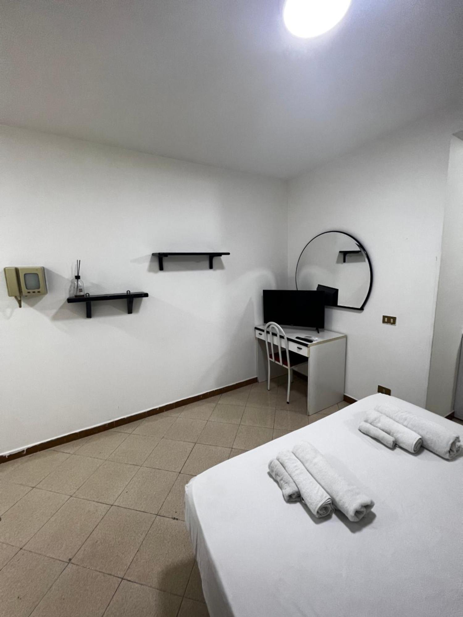 1 Room Apartment Near By Central Train Station باليرمو المظهر الخارجي الصورة