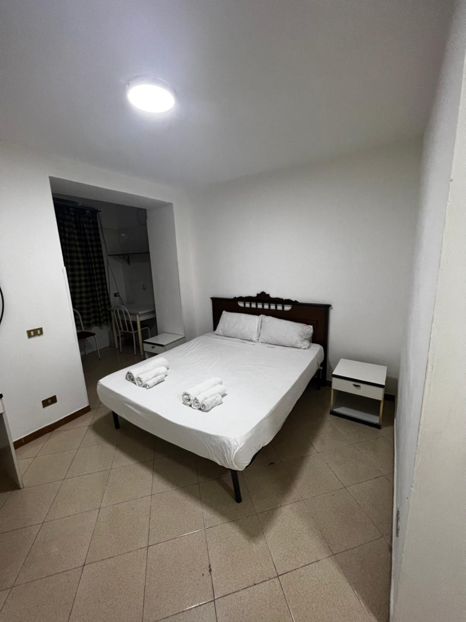 1 Room Apartment Near By Central Train Station باليرمو المظهر الخارجي الصورة